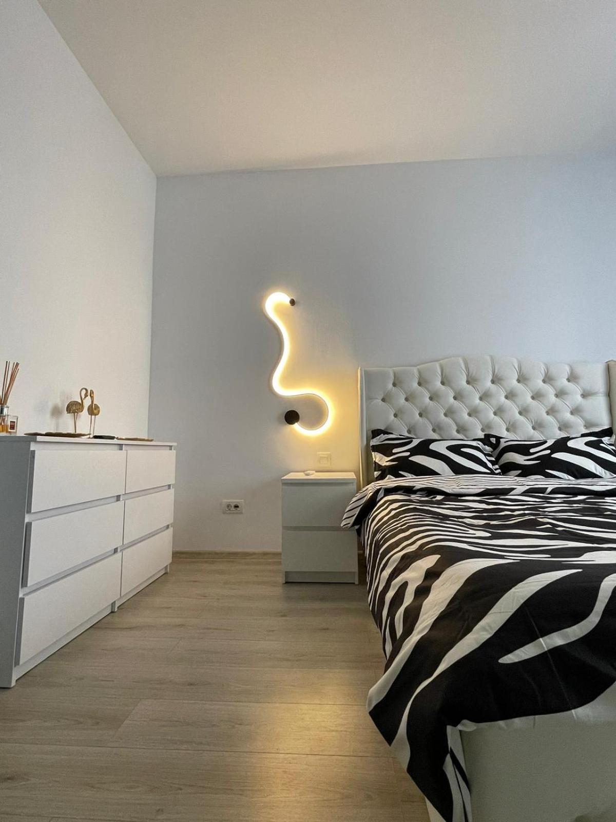 Golden Shades Appartement Chiajna Buitenkant foto
